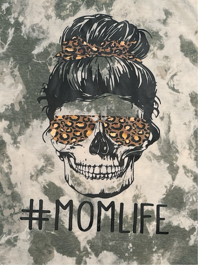Reverse Dye Short Sleeve T-Shirt - #Mom Life - Medium